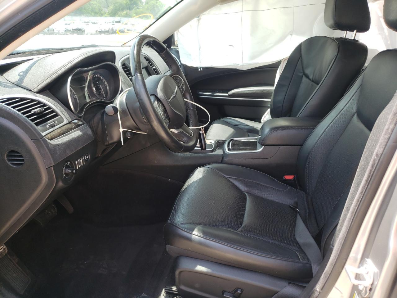 Photo 5 from auction – 2018 CHRYSLER 300 LIMITE with VIN 2C3CCAEG0JH267124