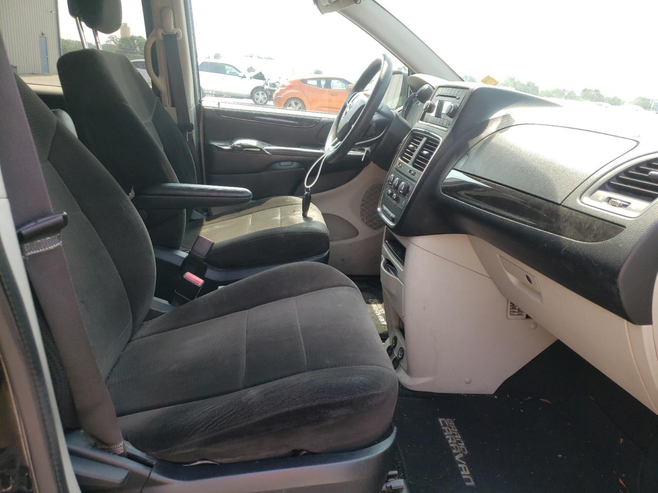 Photo 5 from auction – 2012 DODGE GRAND CARA with VIN 2C4RDGBG2CR374439