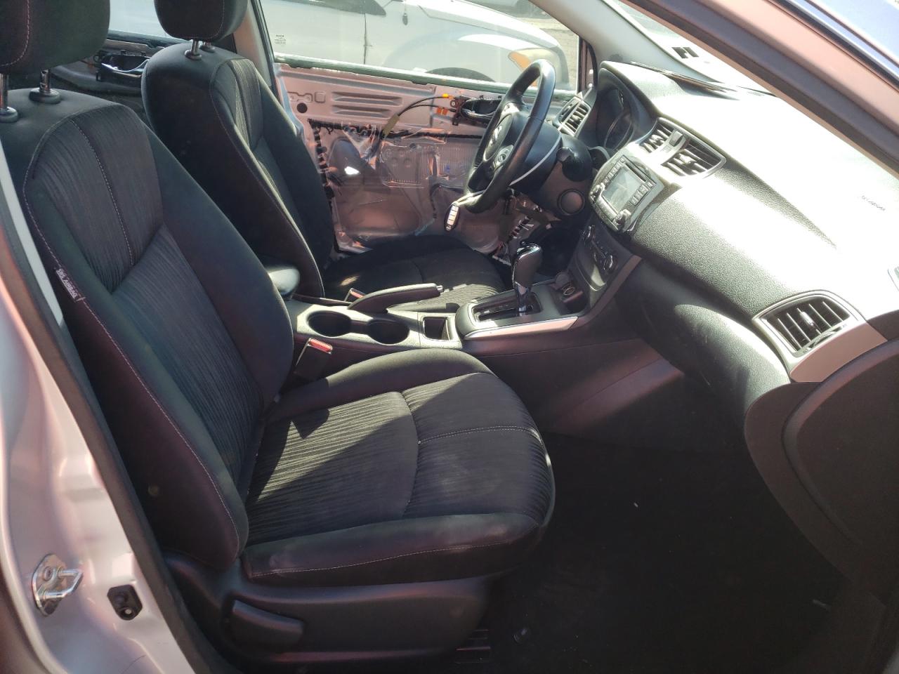 Photo 5 from auction – 2017 NISSAN SENTRA S with VIN 3N1AB7AP9HY303429