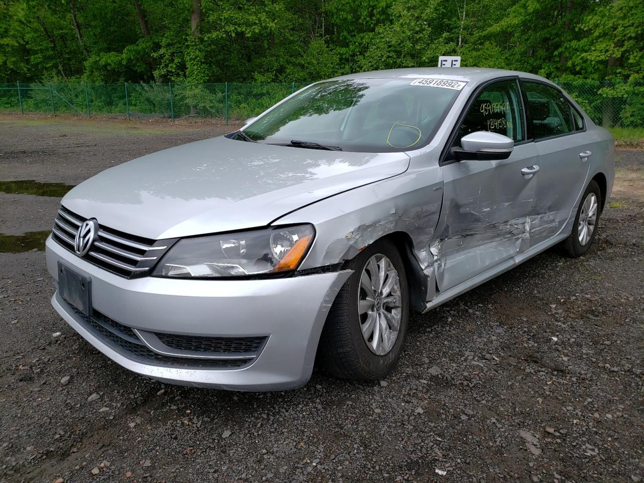 Photo 2 from auction – 2015 VOLKSWAGEN PASSAT S with VIN 1VWAT7A37FC037015