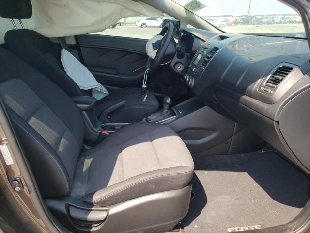 Photo 5 from auction – 2017 KIA FORTE LX with VIN 3KPFL4A77HE070165