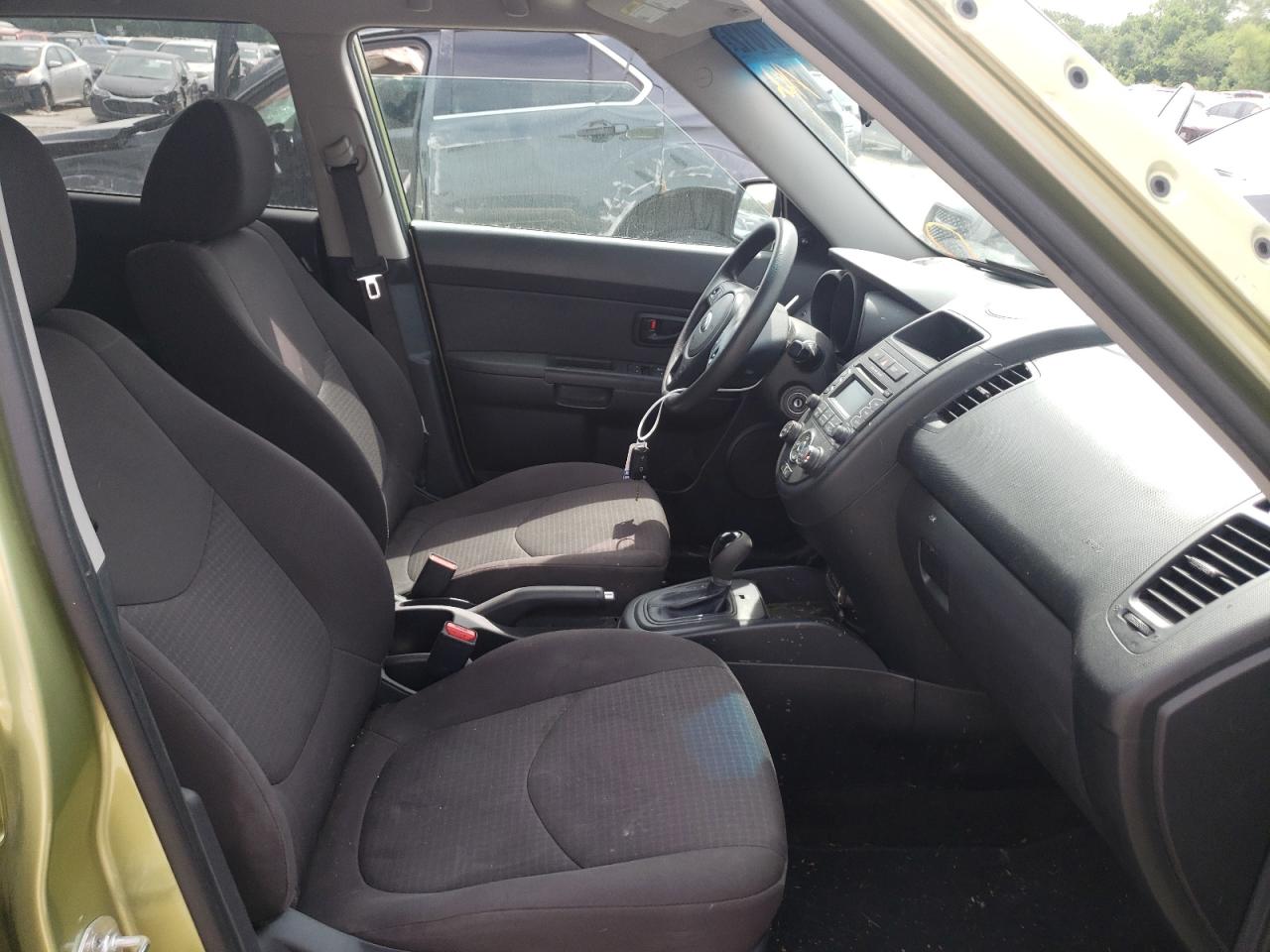 Photo 5 from auction – 2013 KIA SOUL with VIN KNDJT2A59D7598832