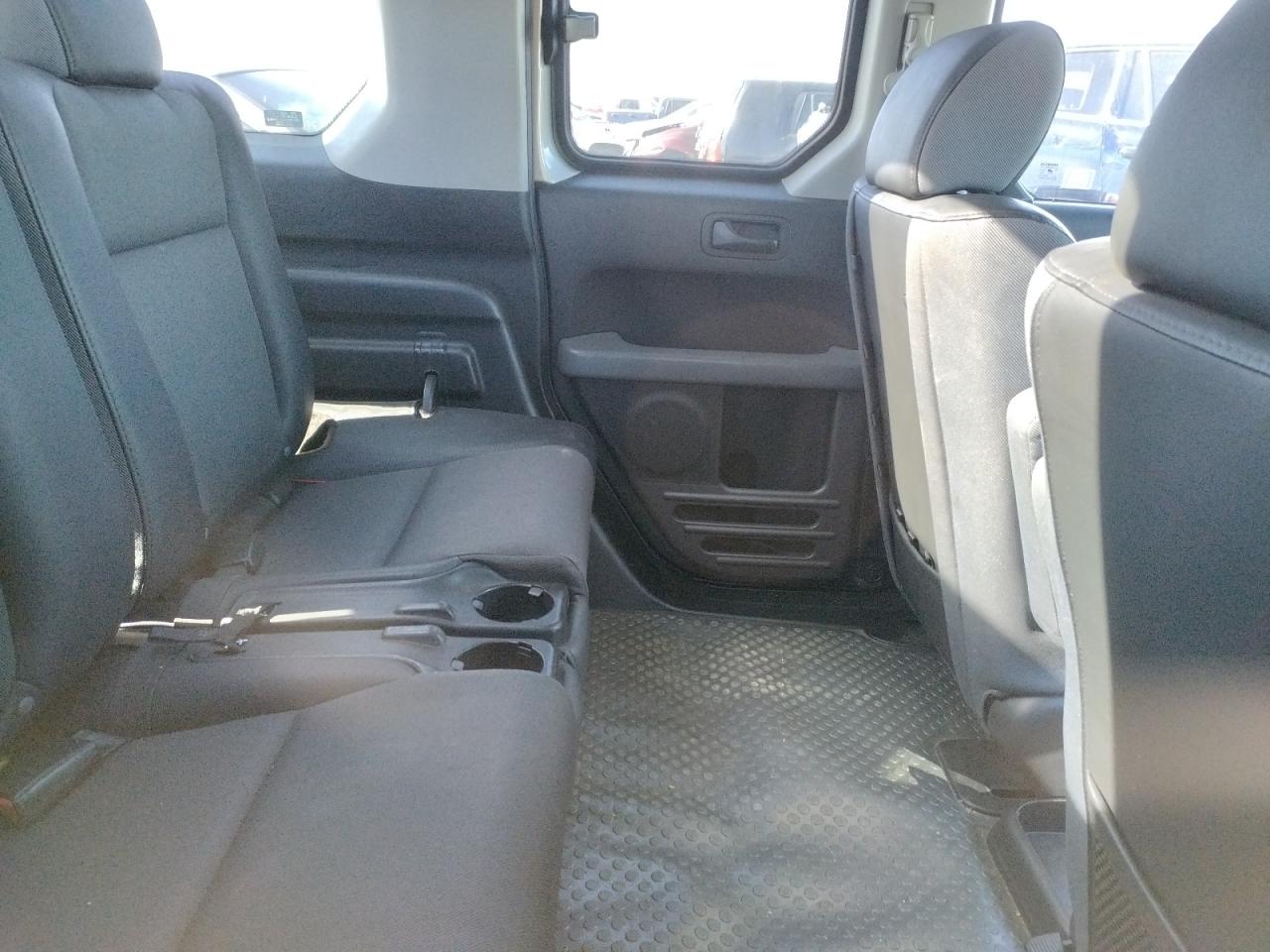 Photo 6 from auction – 2004 HONDA ELEMENT EX with VIN 5J6YH28634L015168
