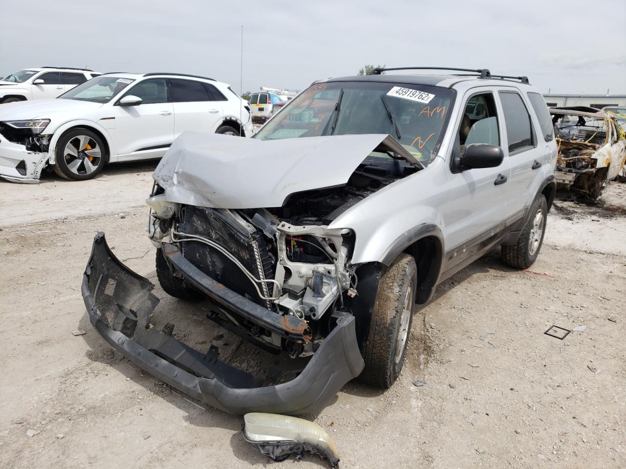Photo 2 from auction – 2003 FORD ESCAPE XLT with VIN 1FMCU93133KA50566