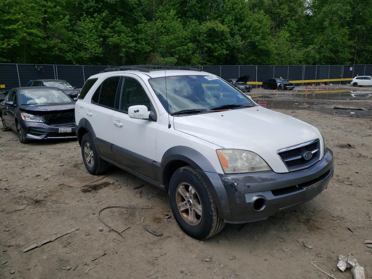 KIA SORENTO EX 2004 with VIN KNDJC733345200518 - Photo from auction