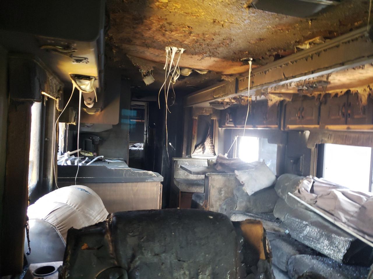 Photo 6 from auction – 2003 FREIGHTLINER CHASSIS X with VIN 4UZAAHAK43CK79290