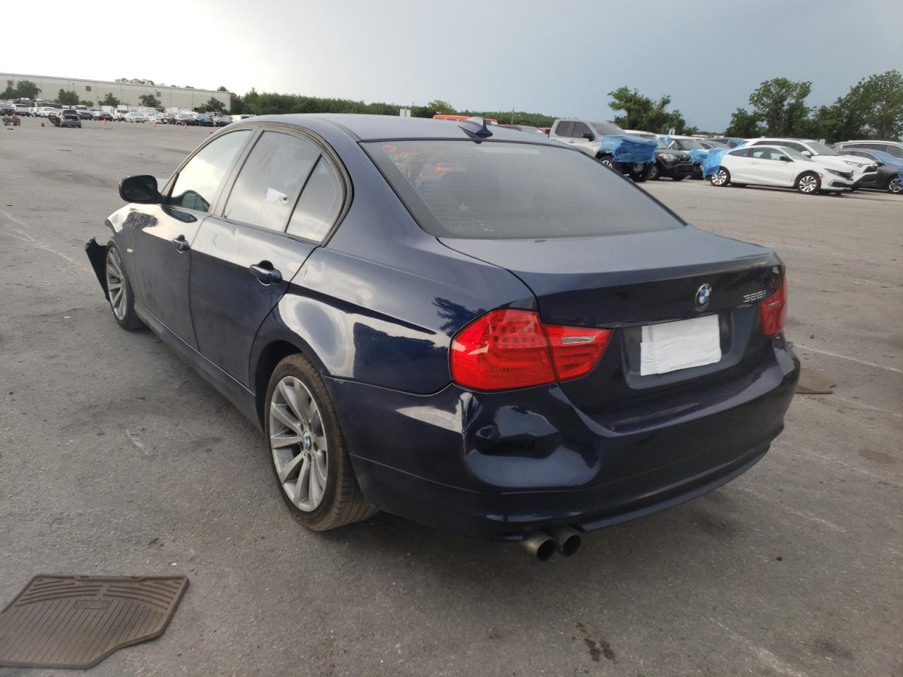 Photo 3 from auction – 2011 BMW 328 I with VIN WBAPH7C59BE675193