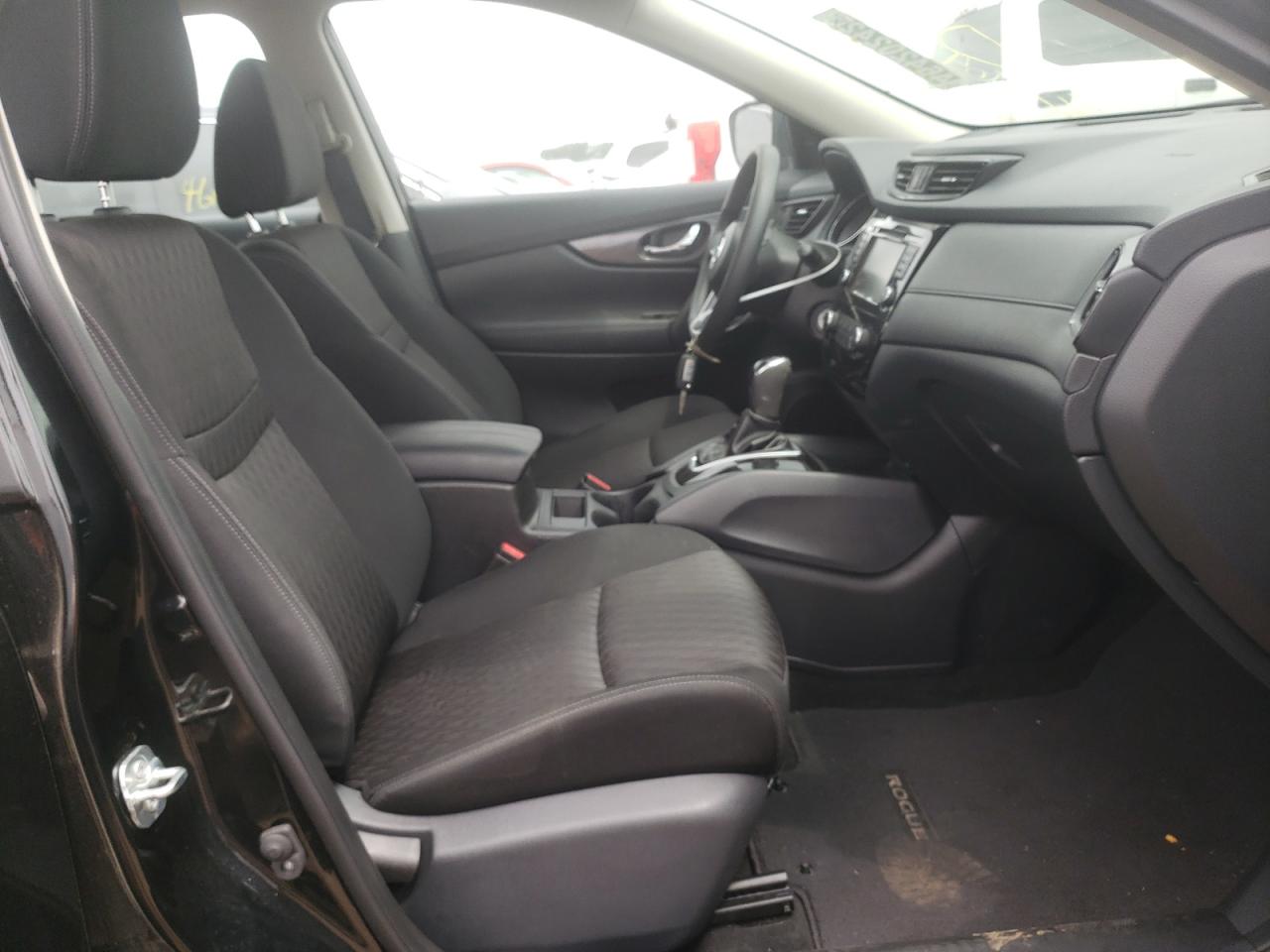 Photo 5 from auction – 2018 NISSAN ROGUE S with VIN KNMAT2MV3JP613803