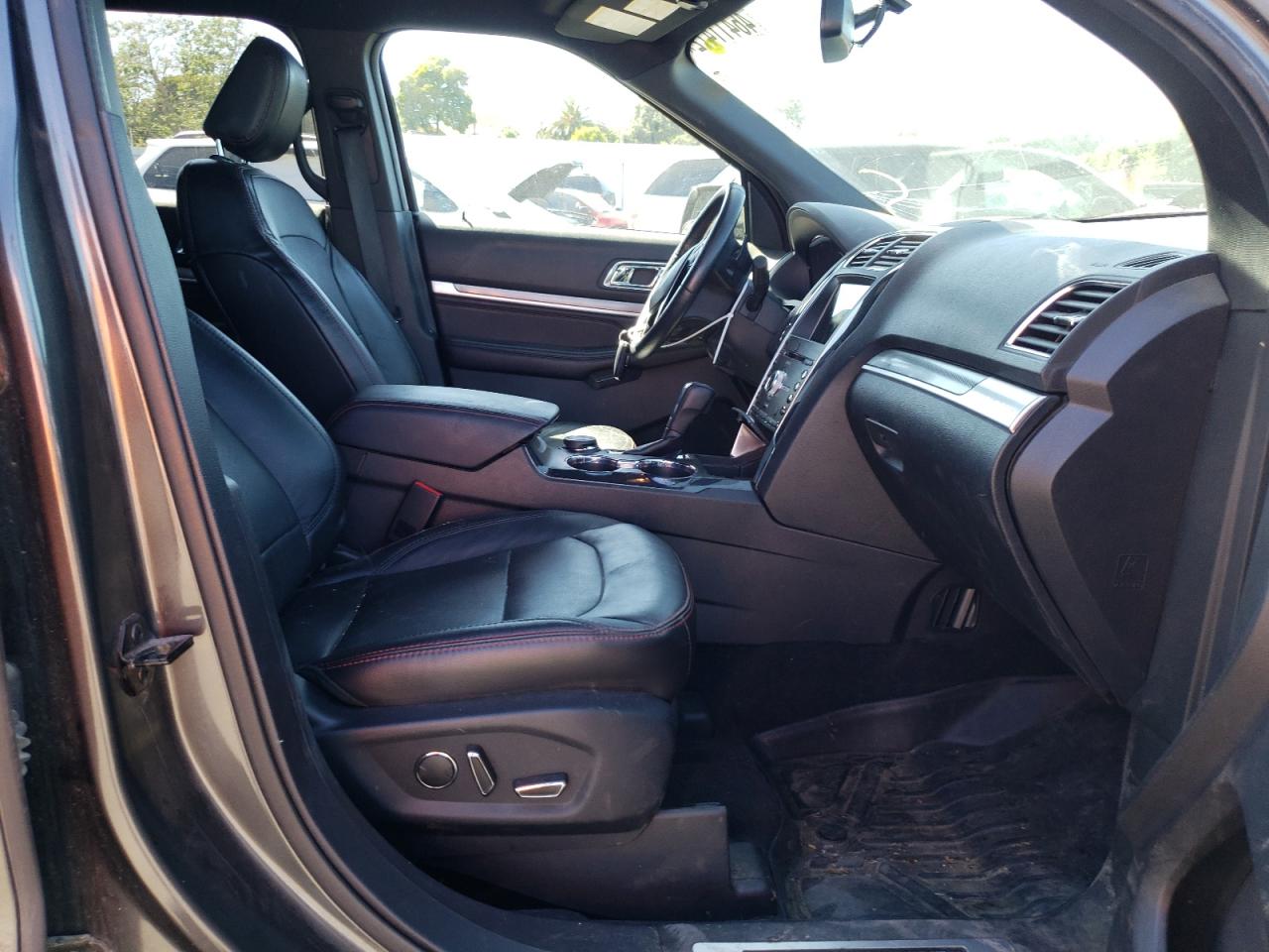 Photo 5 from auction – 2018 FORD EXPLORER S with VIN 1FM5K8GT9JGB80209