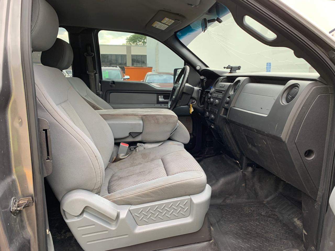 Photo 5 from auction – 2014 FORD F150 SUPER with VIN 1FTFX1EF1EFA30184