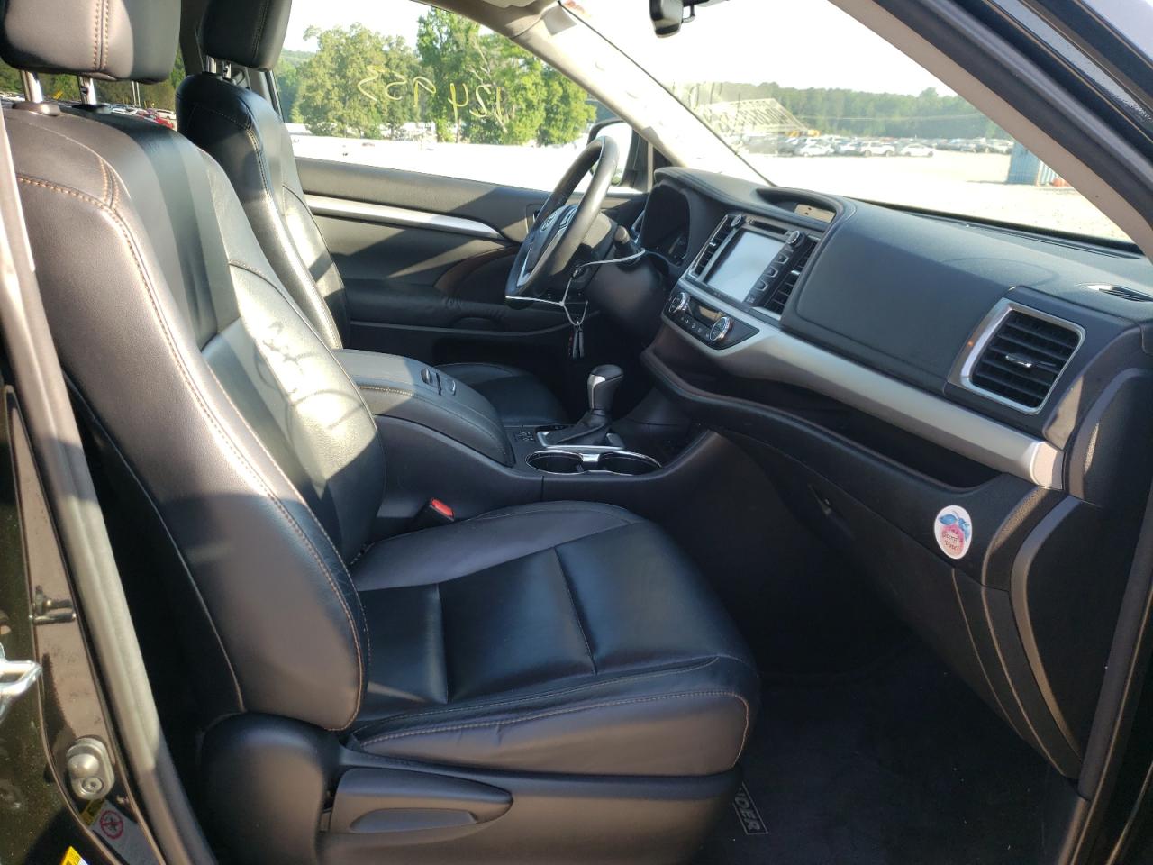 Photo 5 from auction – 2014 TOYOTA HIGHLANDER with VIN 5TDKKRFH3ES008926