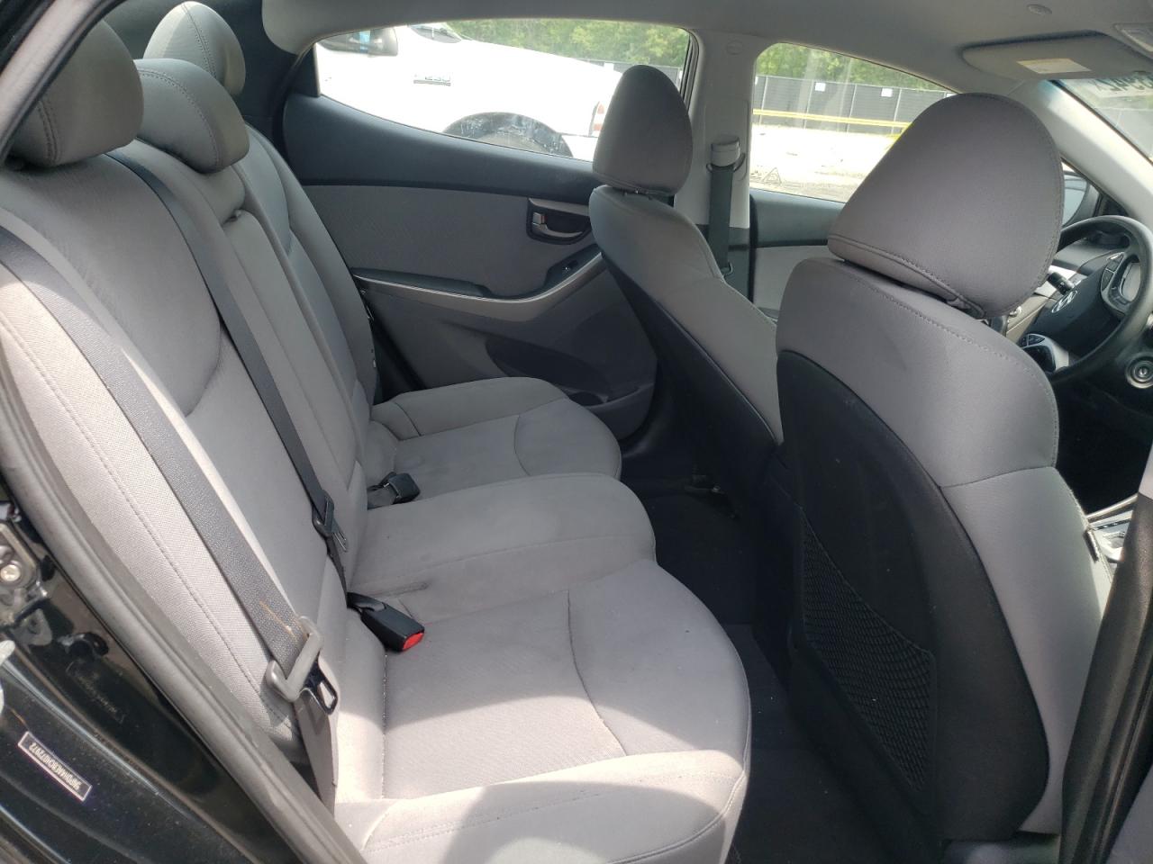 Photo 6 from auction – 2012 HYUNDAI ELANTRA GL with VIN 5NPDH4AE8CH072972