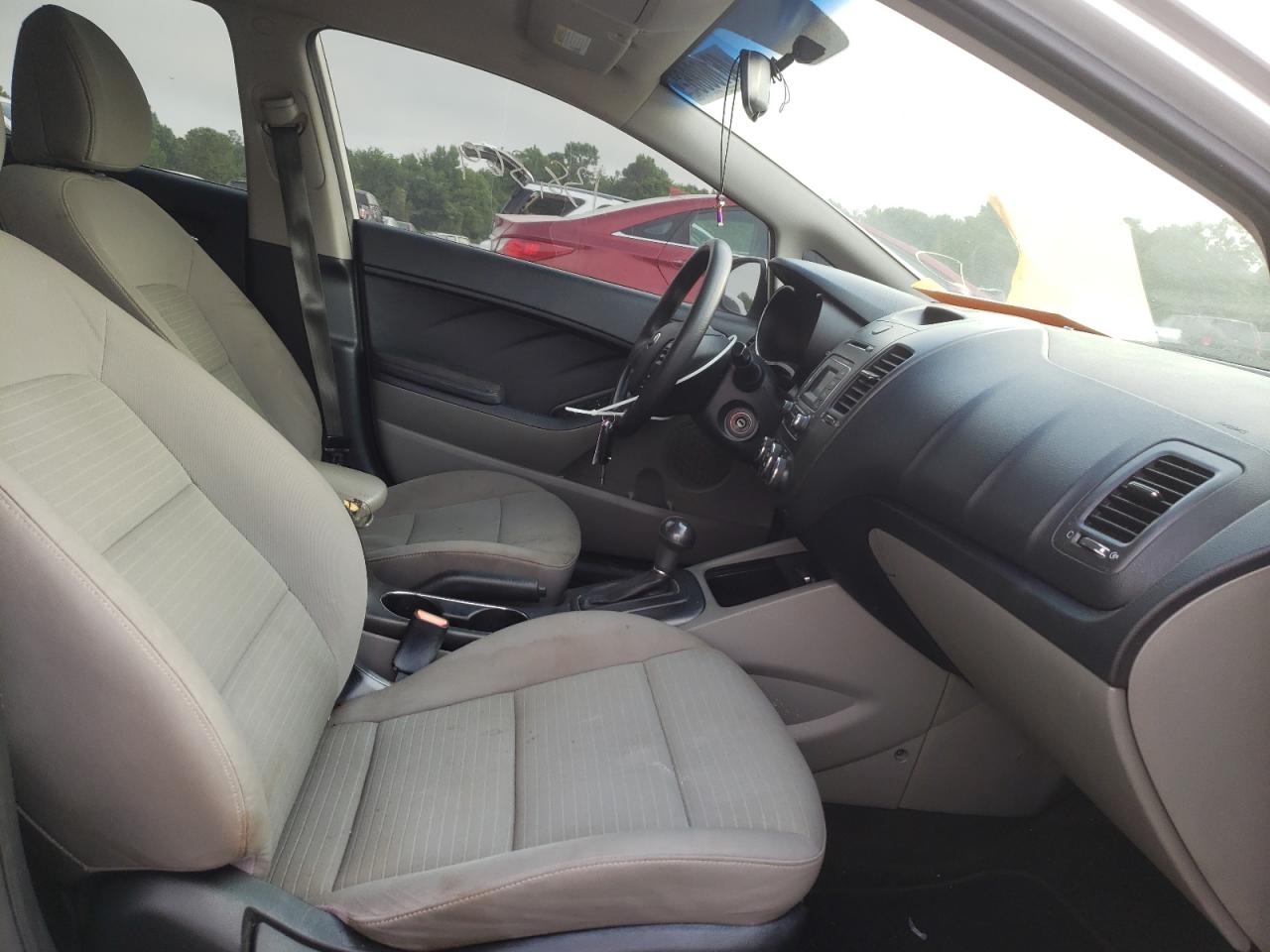 Photo 5 from auction – 2014 KIA FORTE LX with VIN KNAFX4A63E5079896