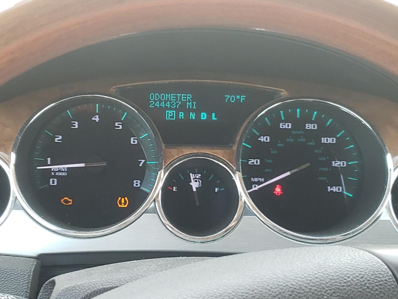 Photo 13 from auction – 2011 BUICK ENCLAVE CX with VIN 5GAKVCEDXBJ305270