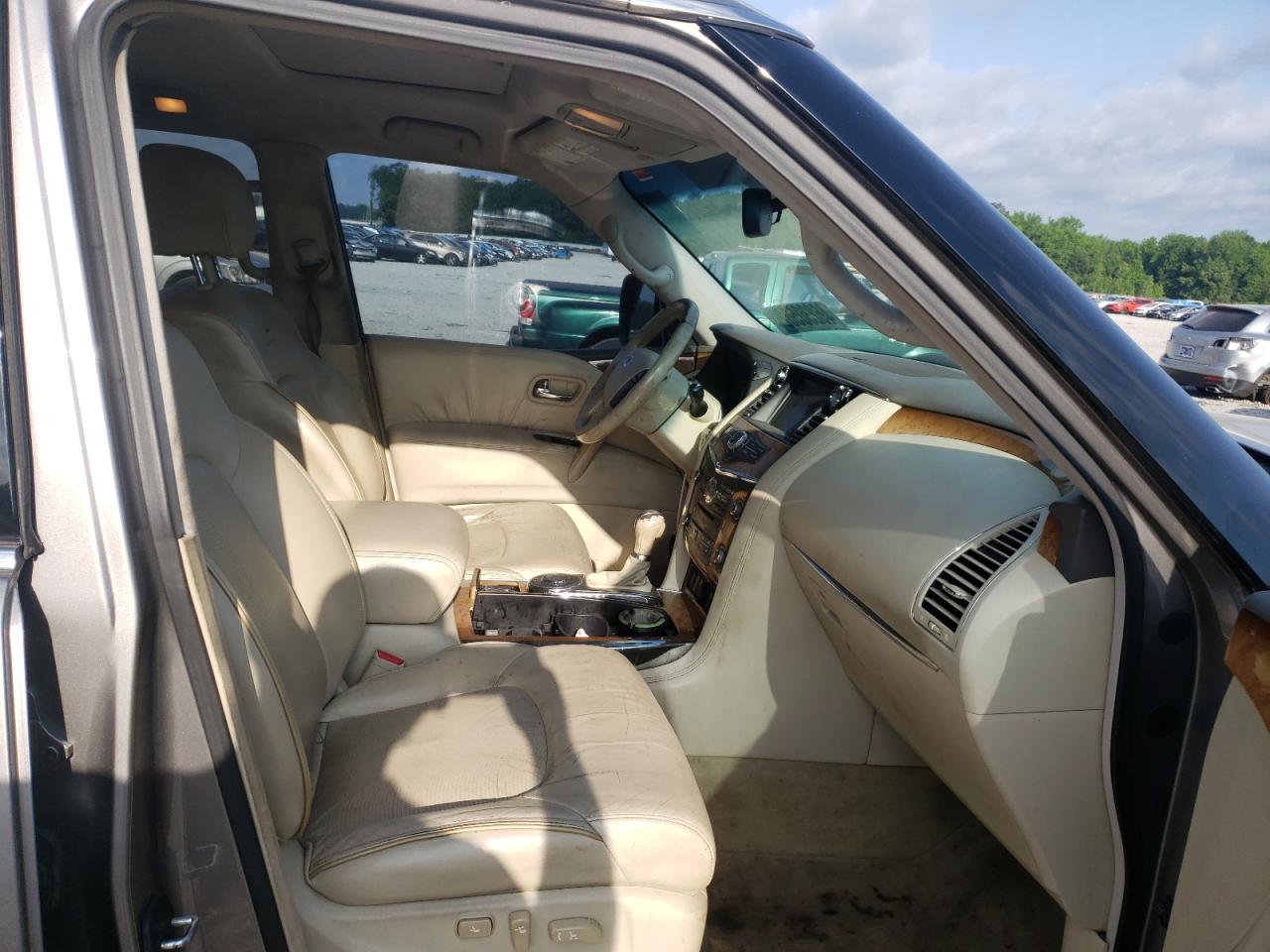 Photo 5 from auction – 2011 INFINITI QX56 with VIN JN8AZ2NF3B9502393