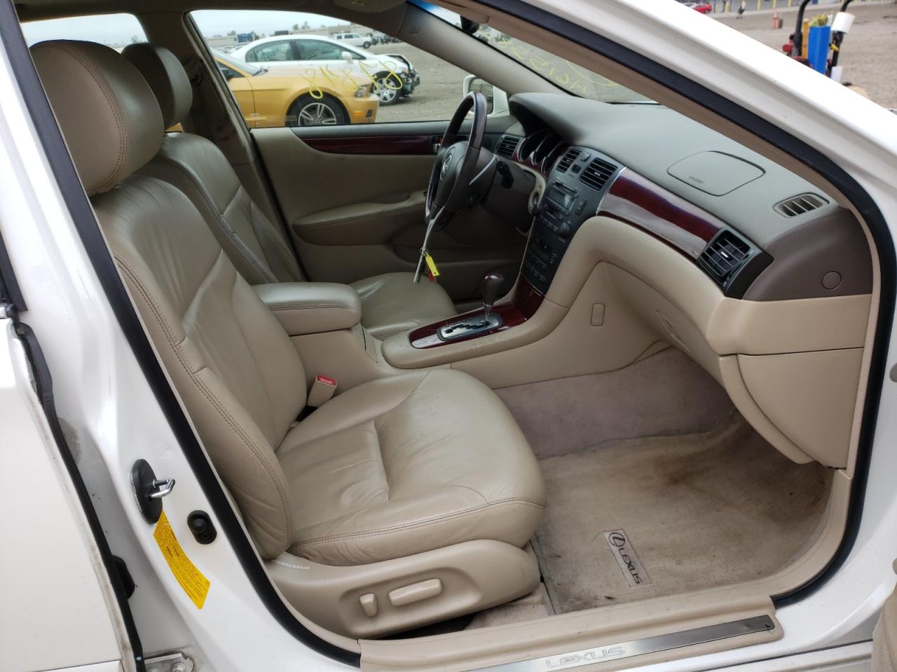 Photo 5 from auction – 2002 LEXUS ES 300 with VIN JTHBF30G625022014