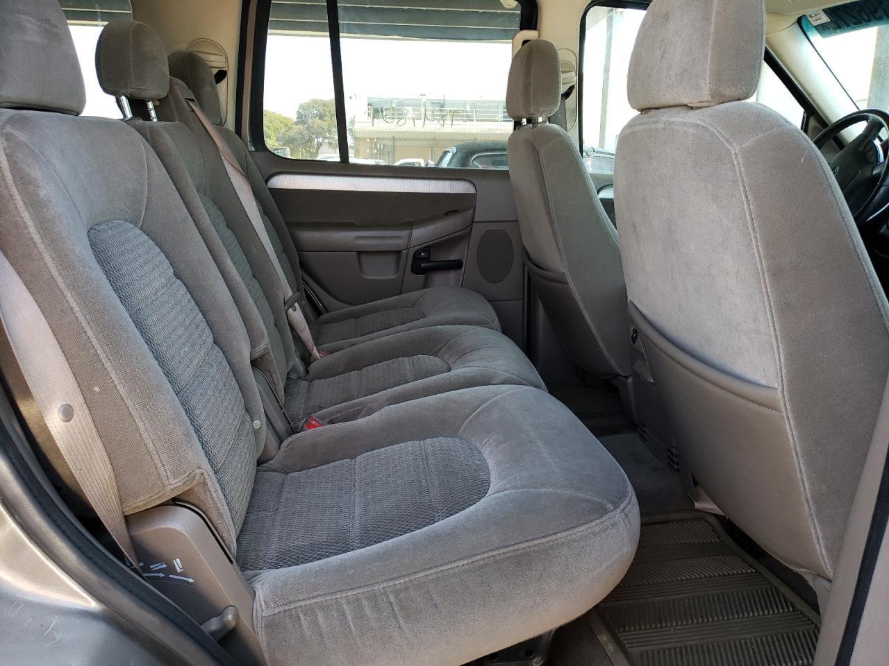 صورة رقم 6 من المزاد - 2003 FORD EXPLORER X مع VIN 1FMZU73K73UA83419