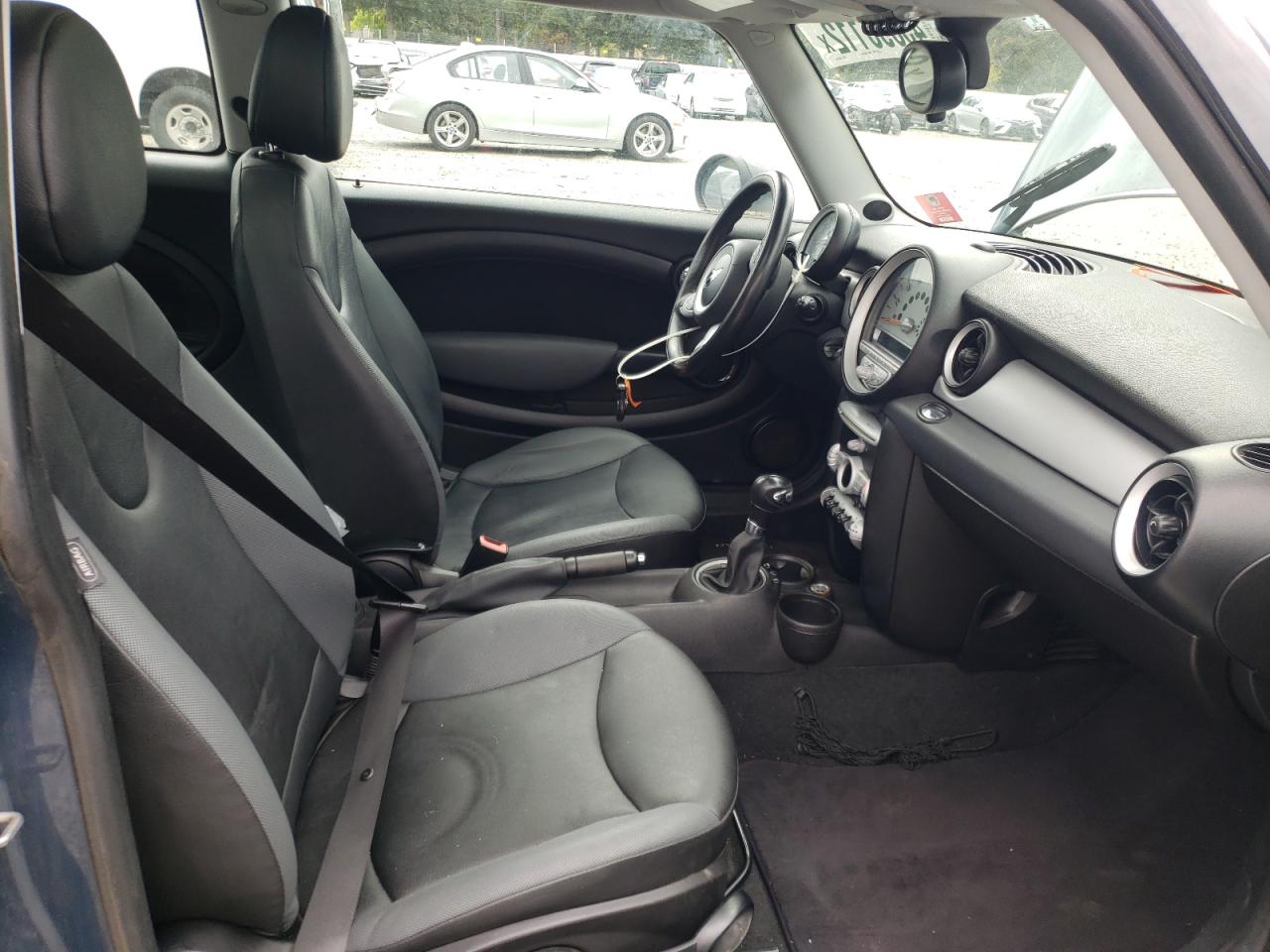 Photo 5 from auction – 2009 MINI COOPER CLU with VIN WMWML33579TX36136