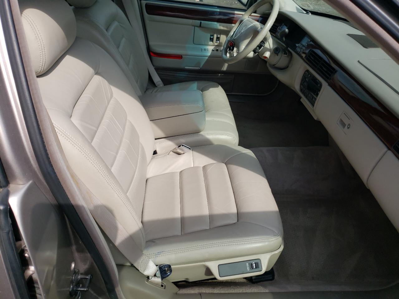 Photo 5 from auction – 1996 CADILLAC DEVILLE with VIN 1G6KD52Y6TU294744