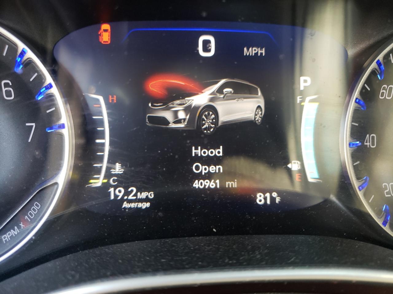 Photo 8 from auction – 2018 CHRYSLER PACIFICA L with VIN 2C4RC1GGXJR253809