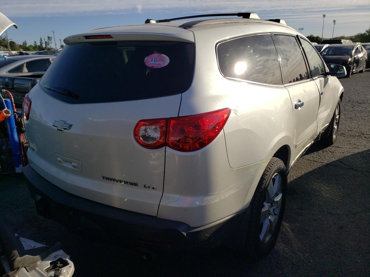 Photo 4 from auction – 2012 CHEVROLET TRAVERSE L with VIN 1GNKVLED3CJ125815