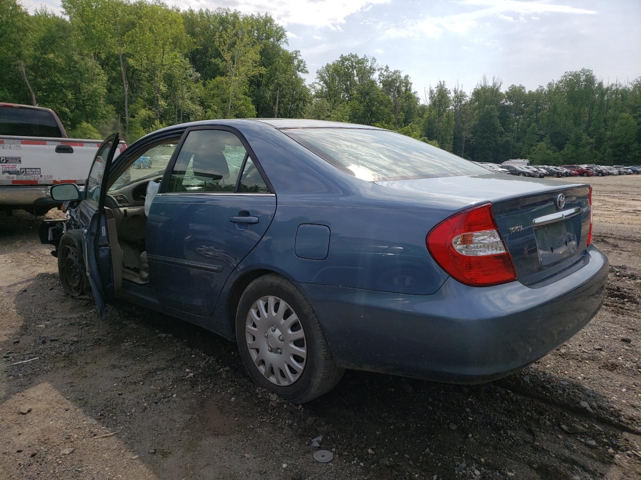 Photo 3 from auction – 2003 TOYOTA CAMRY LE with VIN 4T1BE30K73U685751