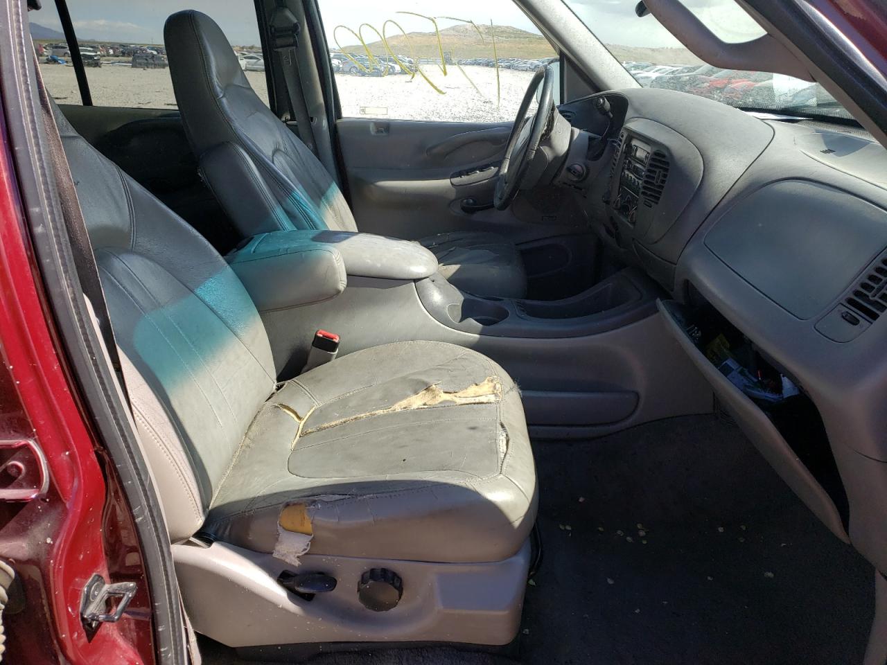 Photo 5 from auction – 1998 FORD EXPEDITION with VIN 1FMPU18L2WLA55852