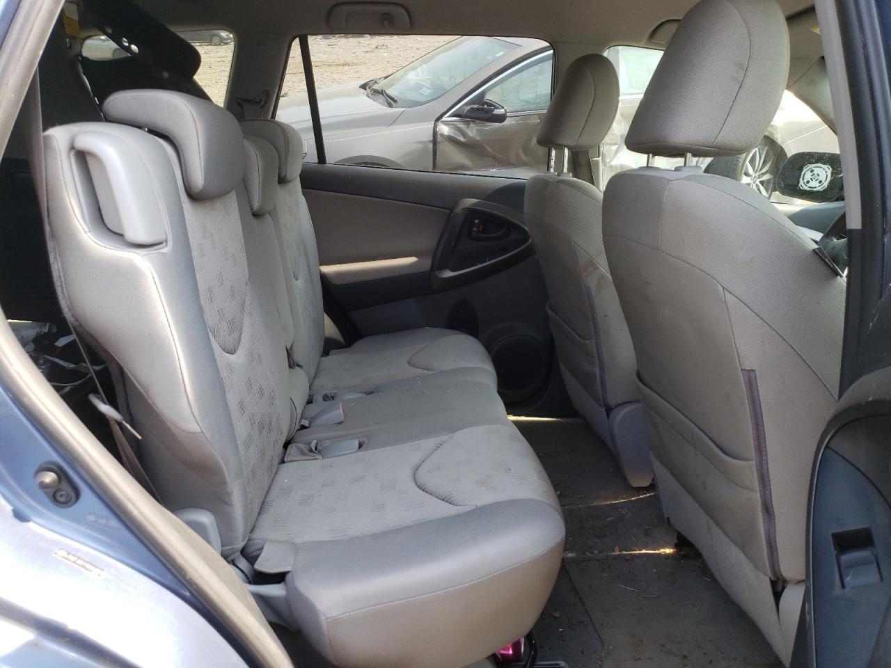 Photo 6 from auction – 2009 TOYOTA RAV4 with VIN JTMZF33V195004959
