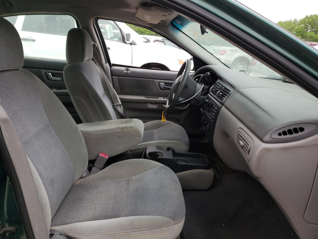 Photo 5 from auction – 2000 FORD TAURUS SES with VIN 1FAFP55U0YG233383