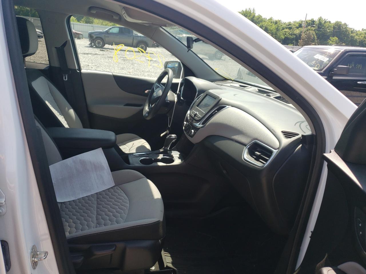 Photo 5 from auction – 2020 CHEVROLET EQUINOX LT with VIN 3GNAXJEV9LS560629
