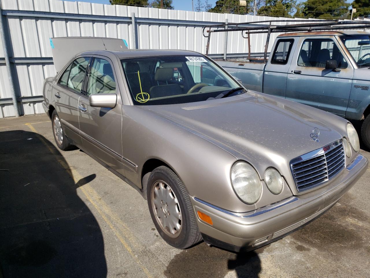 Photo 13 from auction – 1999 MERCEDES-BENZ E 320 with VIN WDBJF65H2XA933566