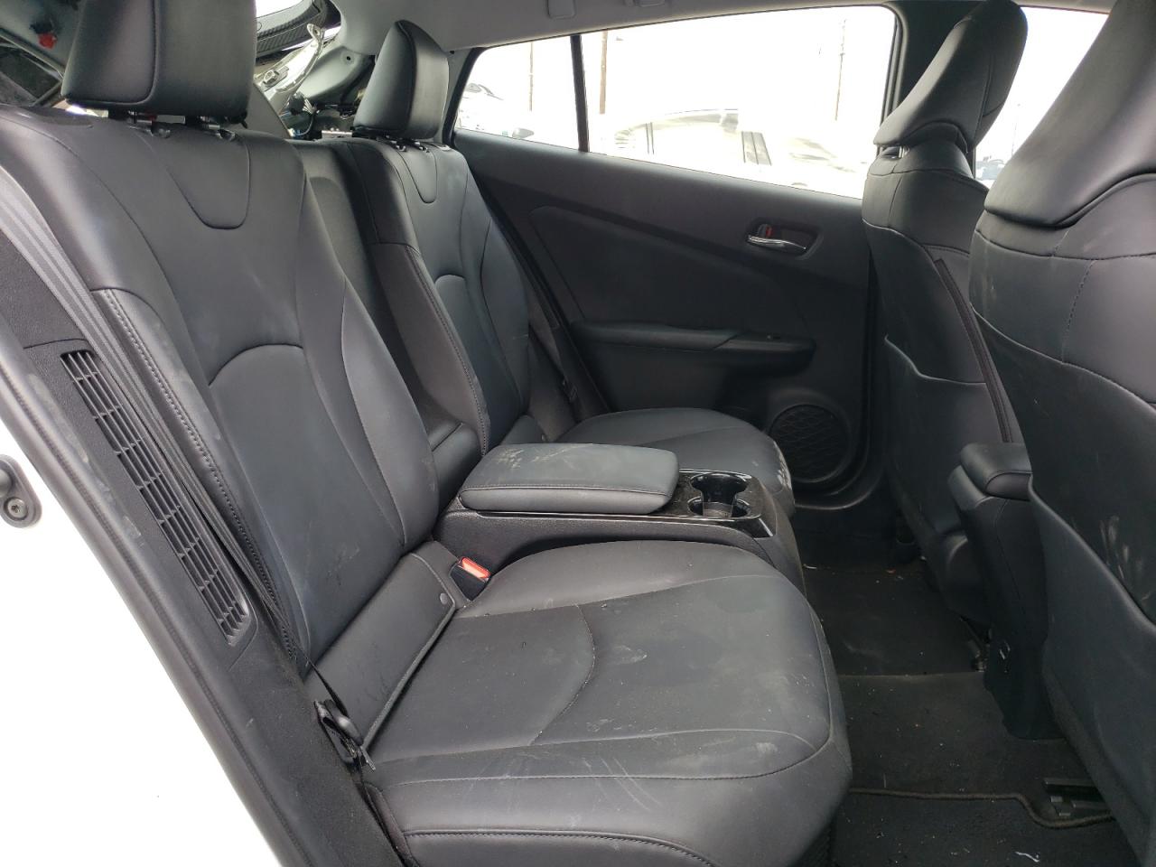 Photo 6 from auction – 2017 TOYOTA PRIUS PRIM with VIN JTDKARFP3H3002964