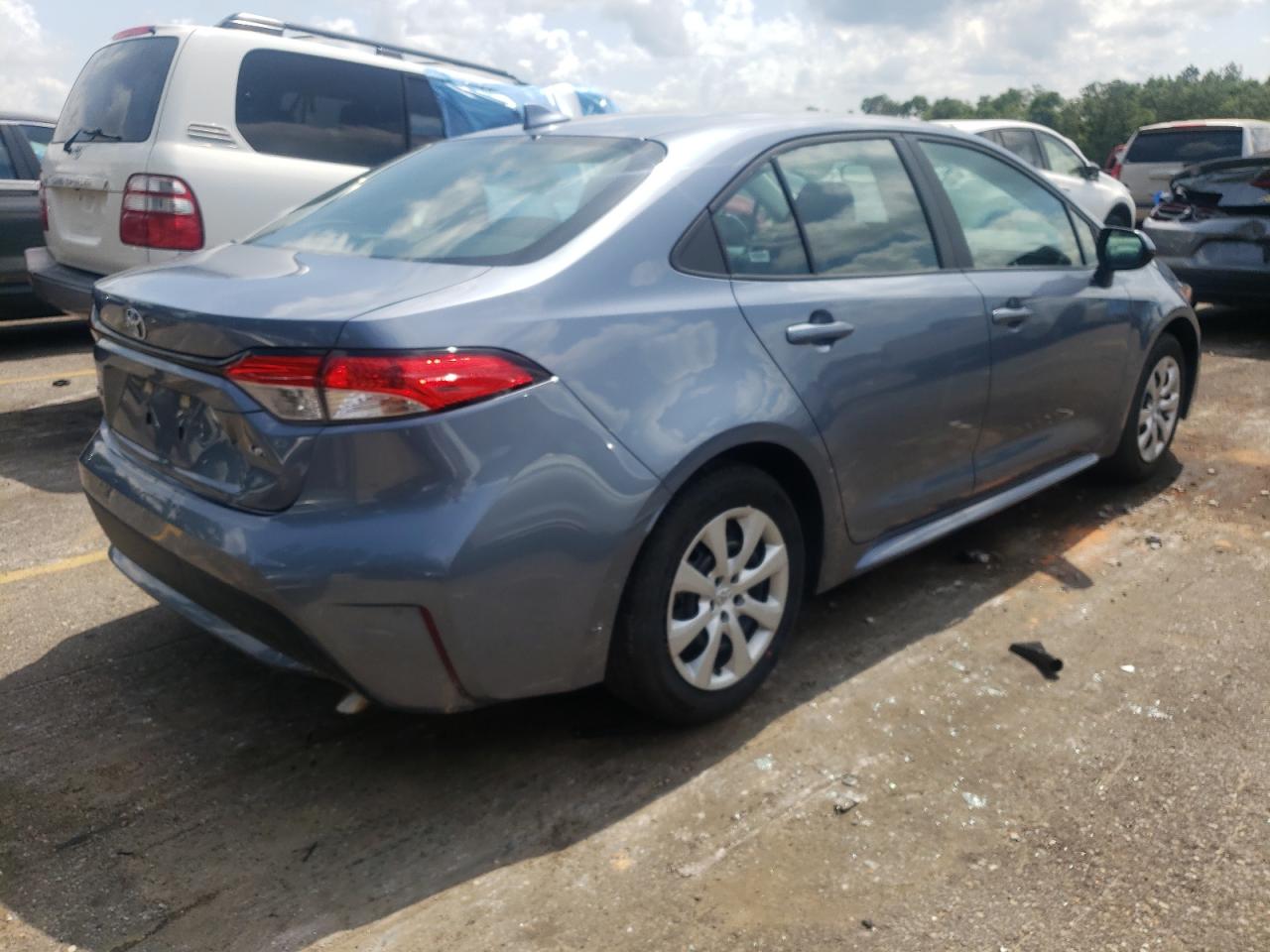 Photo 4 from auction – 2022 TOYOTA COROLLA LE with VIN 5YFEPMAE7NP274795