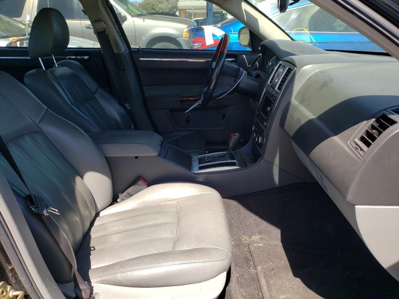 Photo 5 from auction – 2005 CHRYSLER 300C with VIN 2C3AA63H25H631295