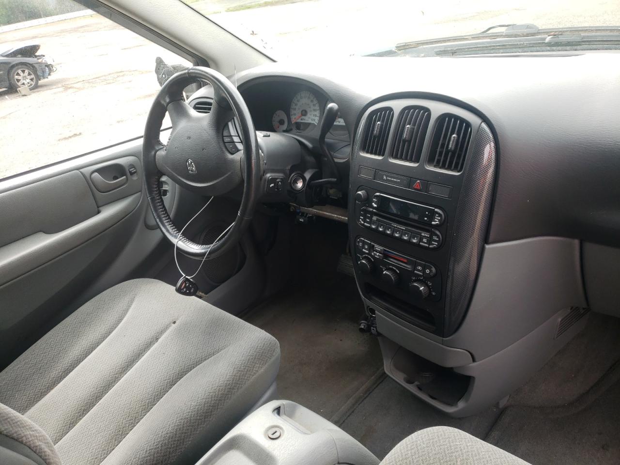 Photo 9 from auction – 2005 DODGE GRAND CARA with VIN 2D8GP44L35R573561