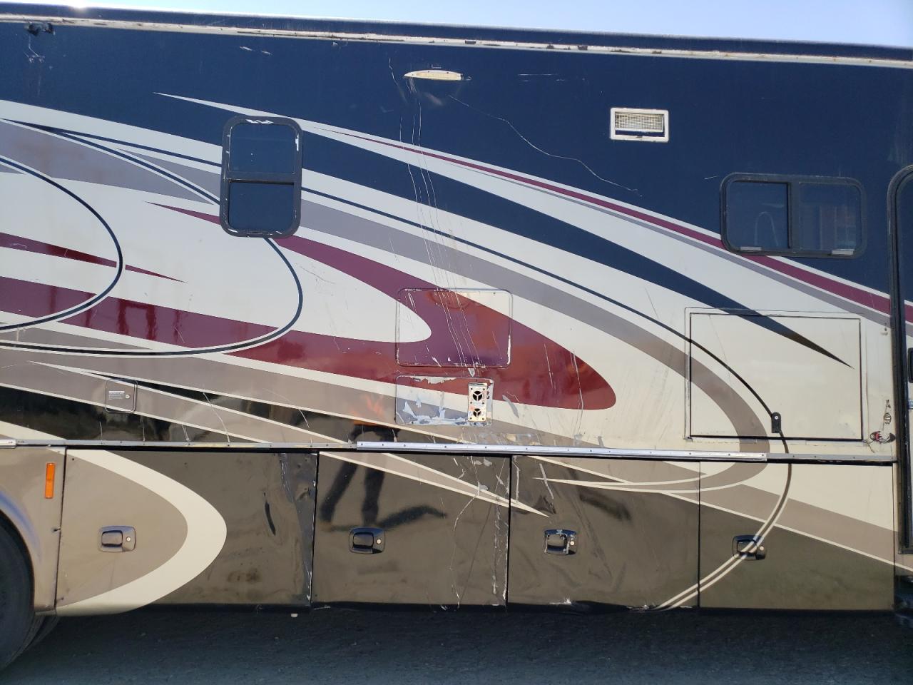 Photo 9 from auction – 2014 FORD F53 with VIN 1F66F5DY9E0A12678