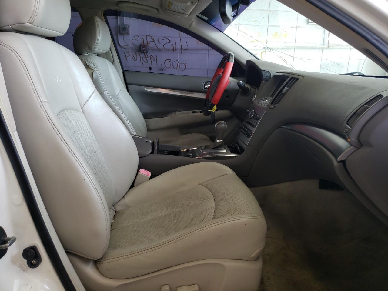 Photo 5 from auction – 2011 INFINITI G37 BASE with VIN JN1CV6AP7BM304700