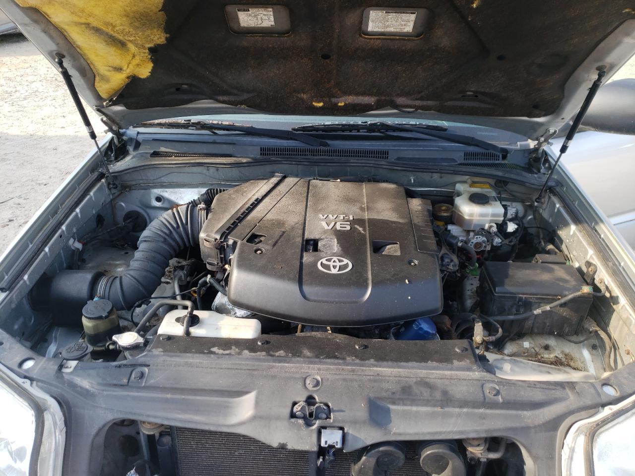 Photo 7 from auction – 2004 TOYOTA 4RUNNER SR with VIN JTEBU14RX48023414