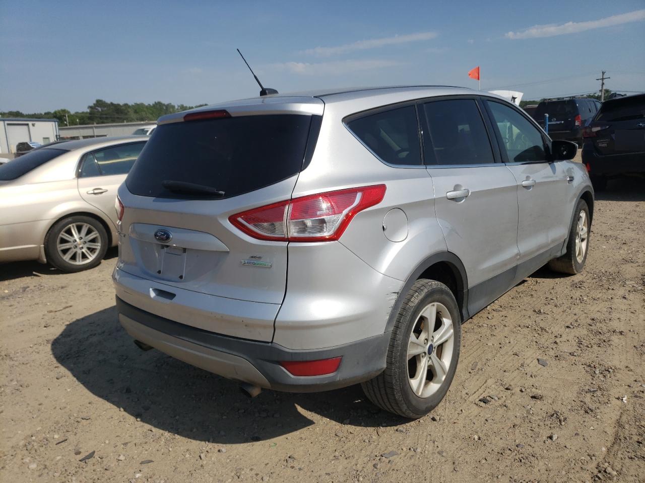 Photo 4 from auction – 2016 FORD ESCAPE SE with VIN 1FMCU0GX8GUB25878