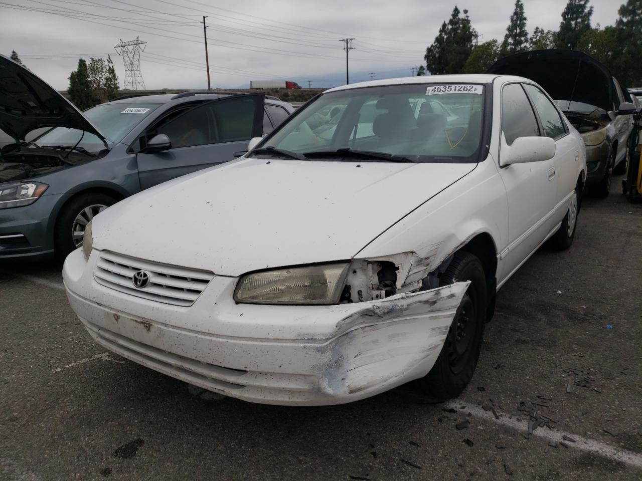 Photo 2 from auction – 1998 TOYOTA CAMRY CE with VIN JT2BG22K5W0229032