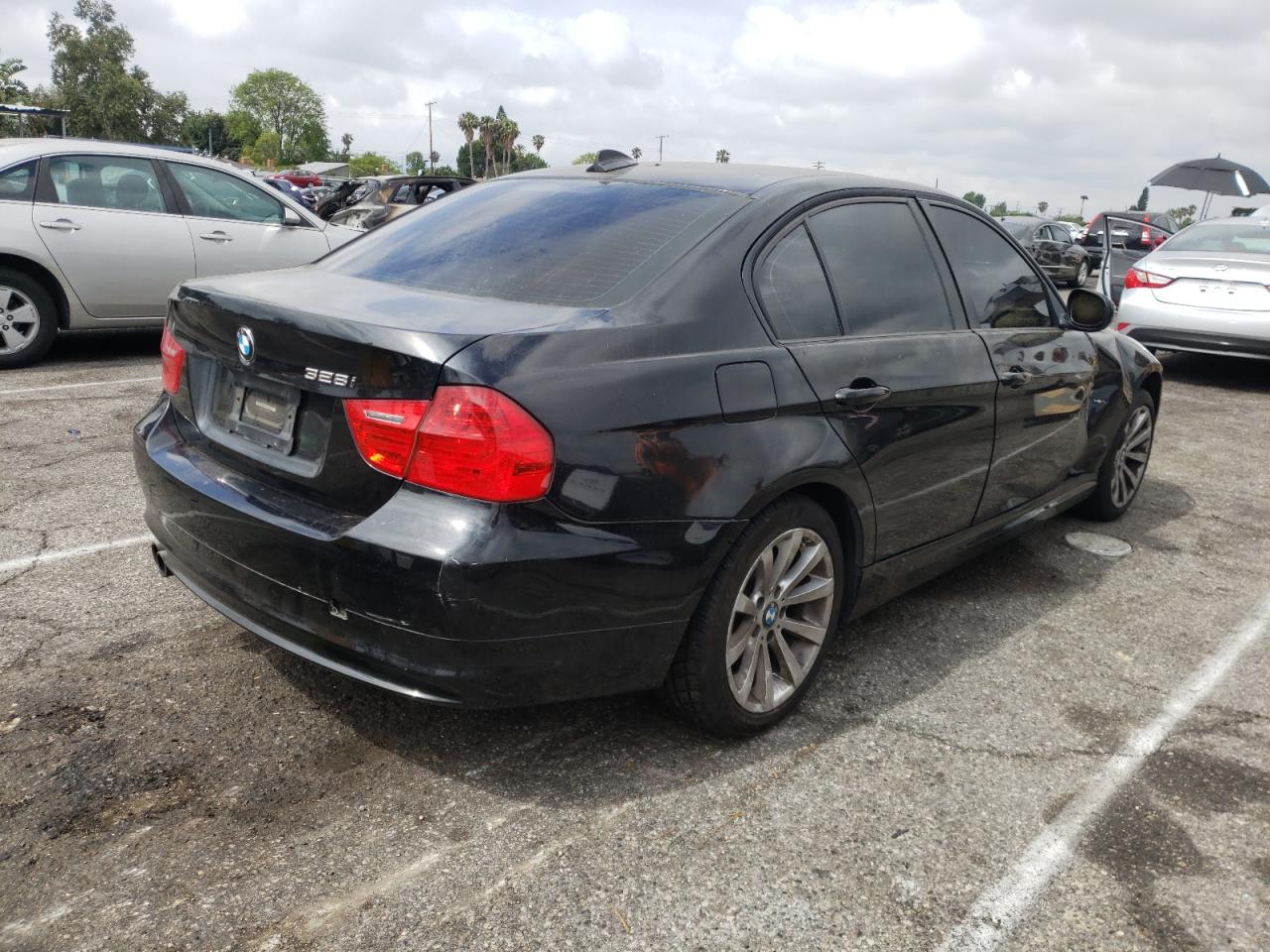 Photo 4 from auction – 2011 BMW 328 I with VIN WBAPH7C53BE673987
