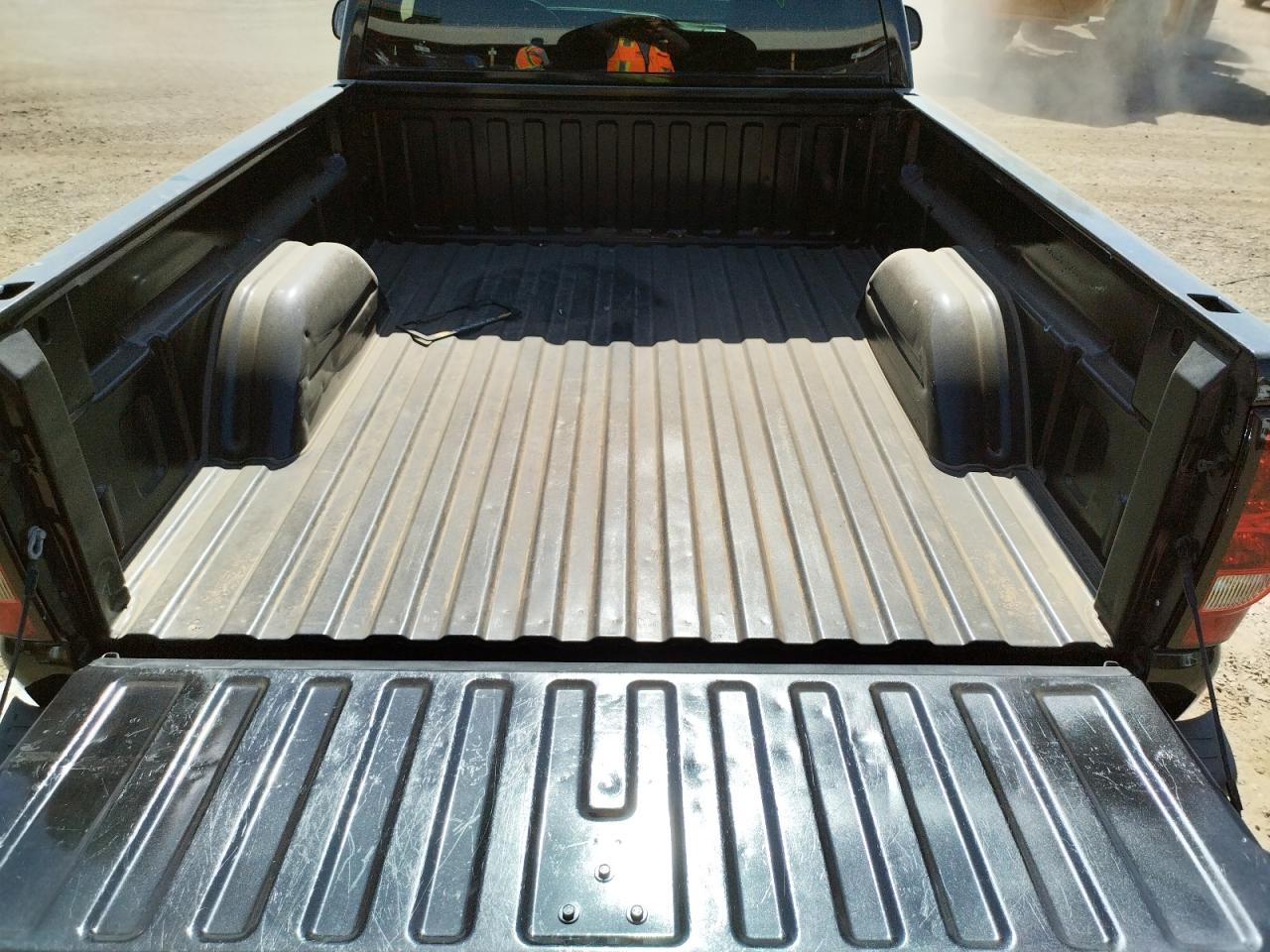 Photo 6 from auction – 2004 CHEVROLET SILVERADO with VIN 1GCEC14V44Z179072