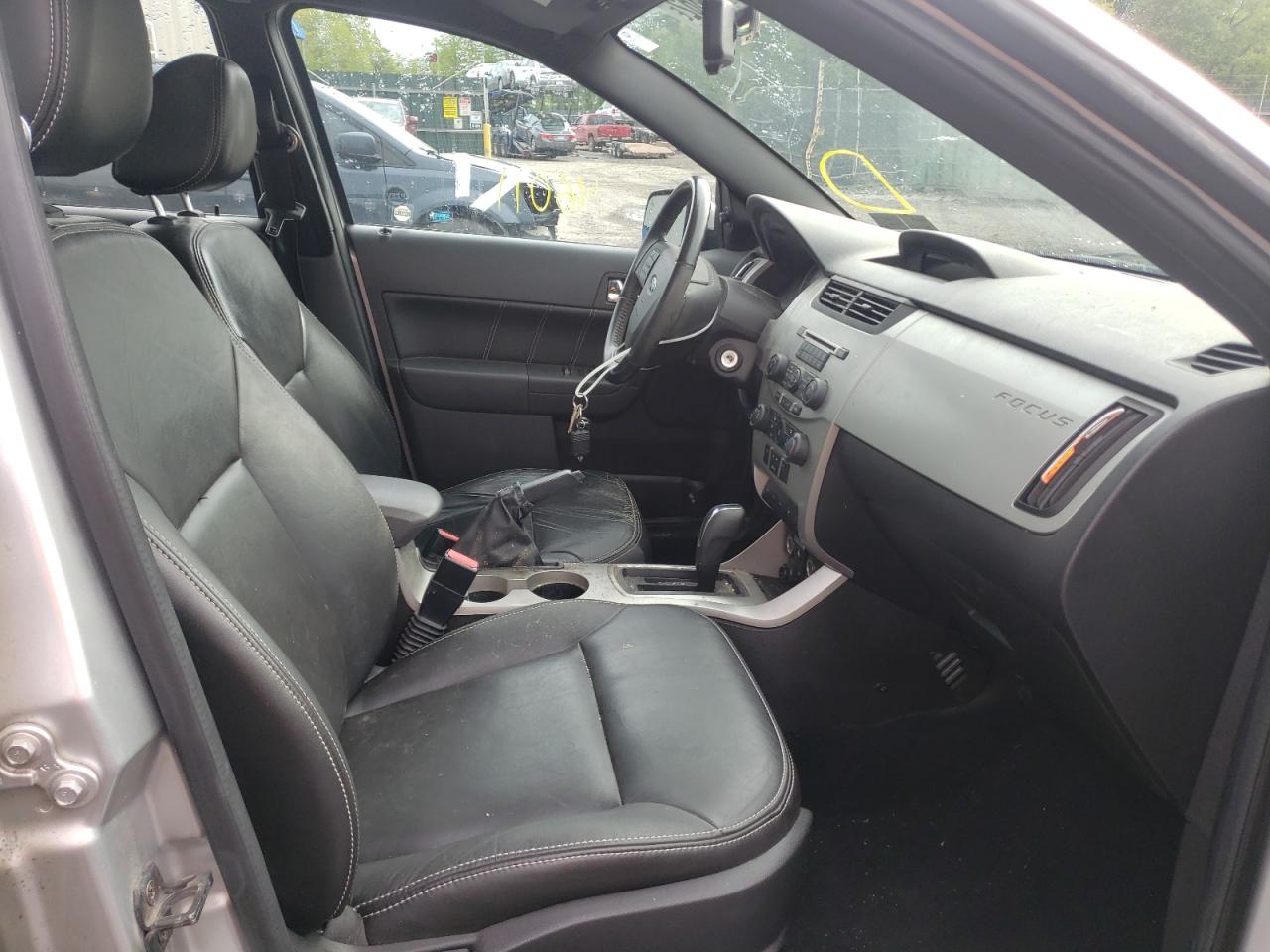 Photo 5 from auction – 2010 FORD FOCUS SEL with VIN 1FAHP3HN3AW107953