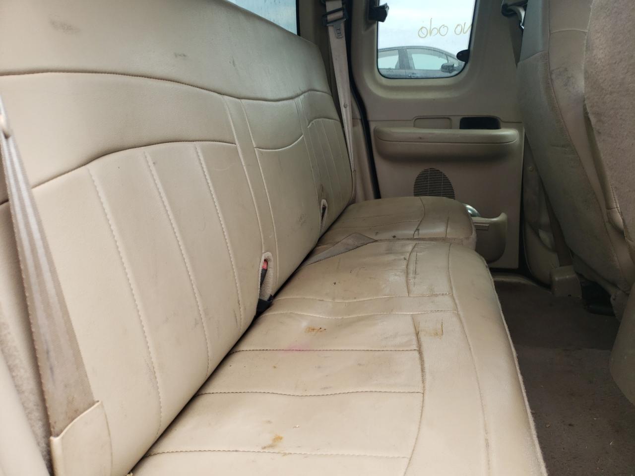 Photo 6 from auction – 2000 FORD F-150 with VIN 1FTRX18L6YNA76313