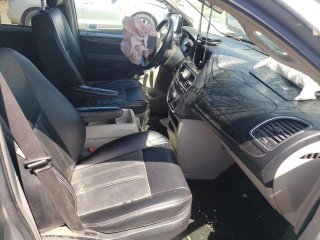 Photo 5 from auction – 2015 CHRYSLER TOWN & COU with VIN 2C4RC1BG5FR655378