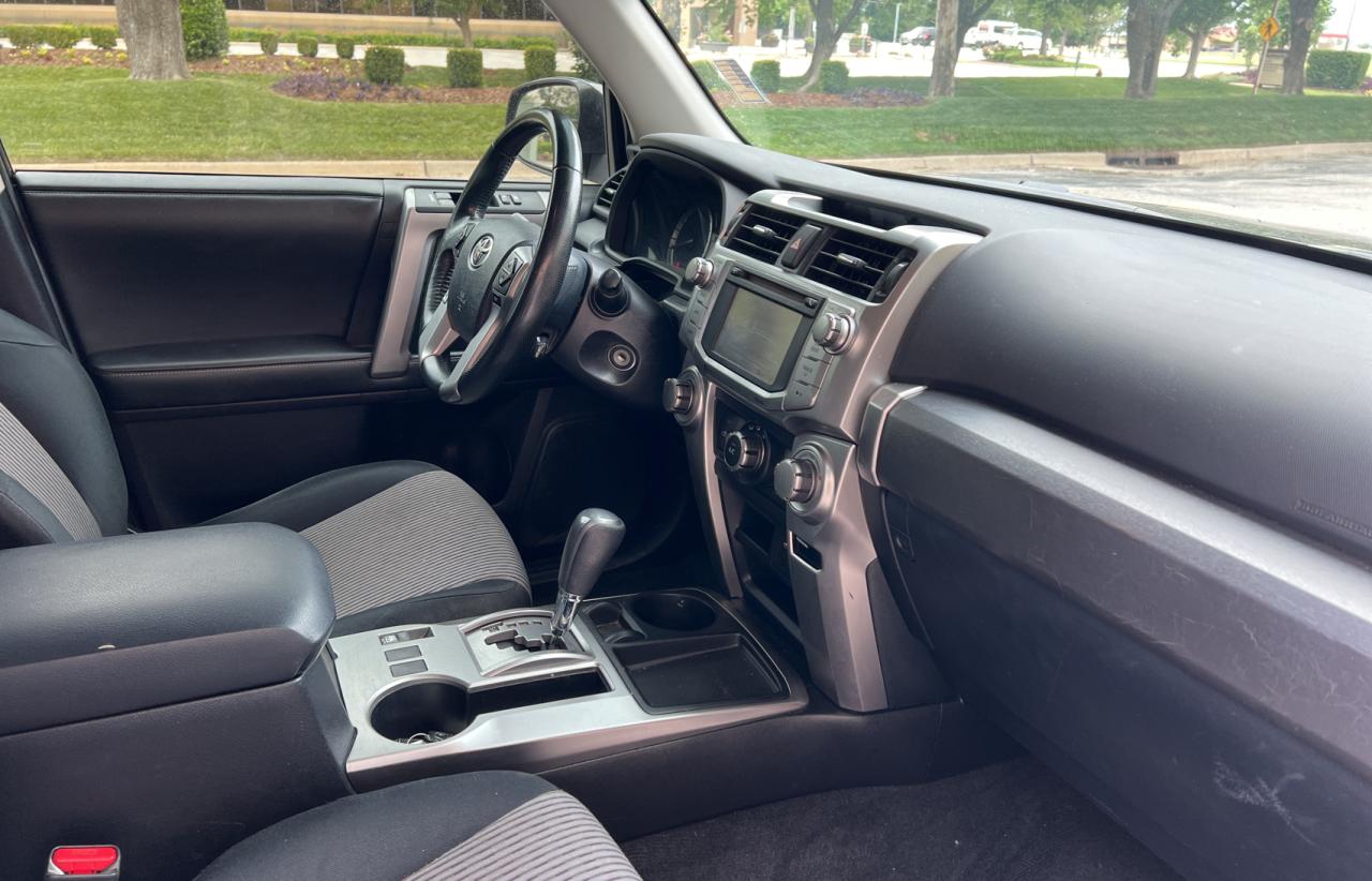 Photo 5 from auction – 2014 TOYOTA 4RUNNER SR with VIN JTEZU5JR9E5077185