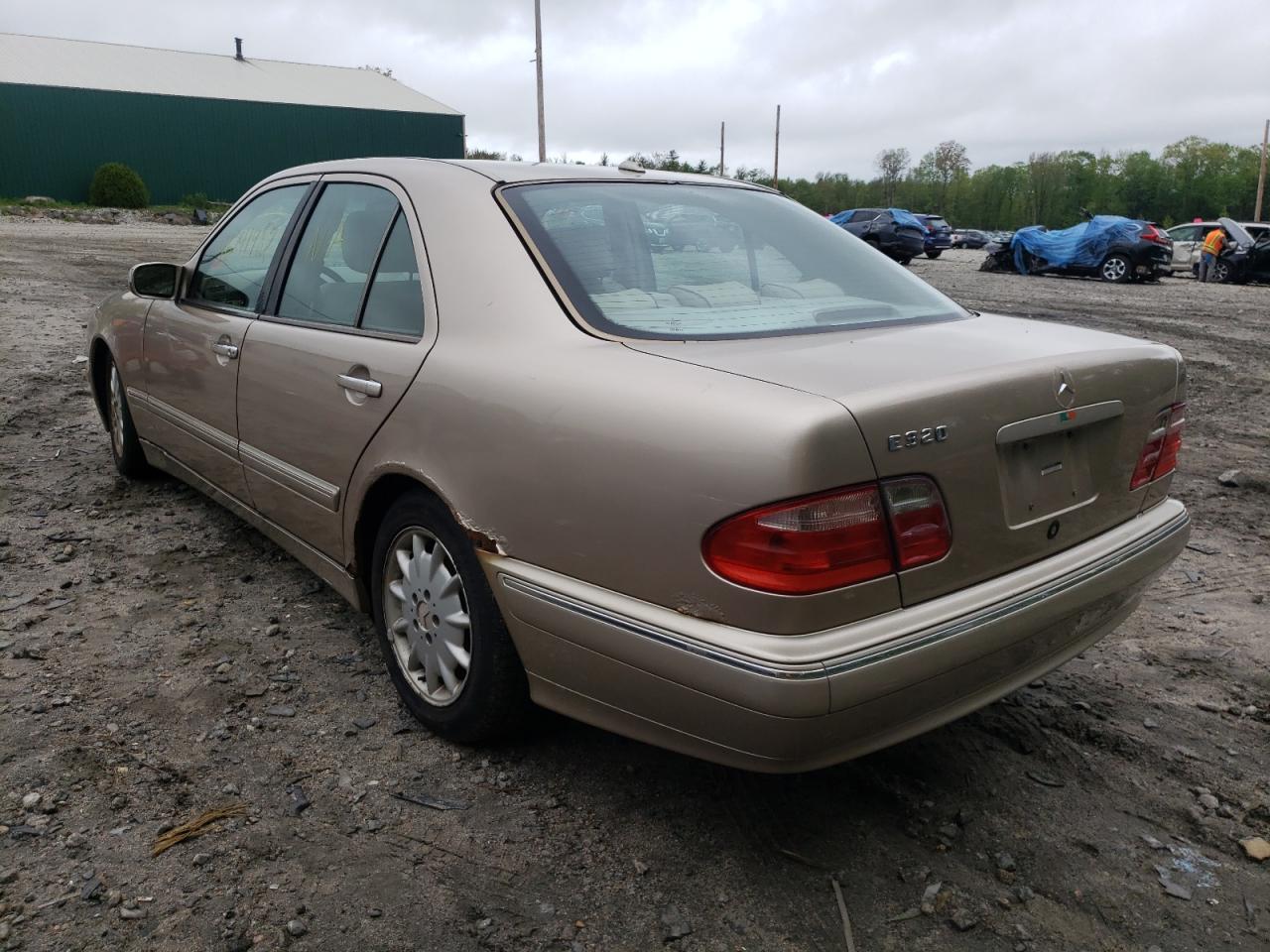 Photo 3 from auction – 2001 MERCEDES-BENZ E-320 with VIN WDBJF65J71B339348