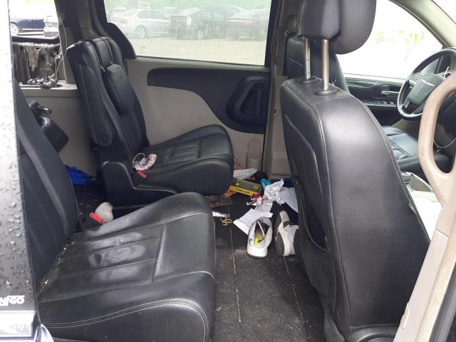 Photo 6 from auction – 2014 CHRYSLER TOWN & COU with VIN 2C4RC1BGXER112509