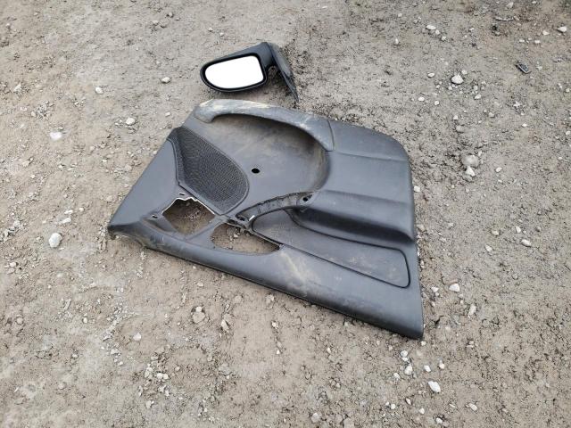 Photo 9 from auction – 2000 FORD FOCUS SE with VIN 1FAFP3435YW182689