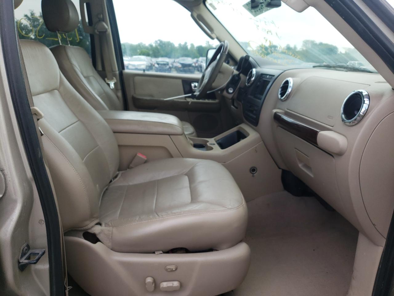 Photo 5 from auction – 2006 FORD EXPEDITION with VIN 1FMFU20586LA31201